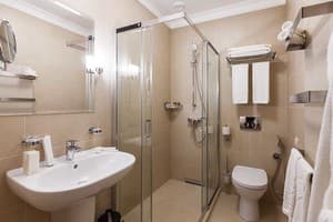 Отель Crystal Hotel. Стандарт трехместный Суперлюкс 6