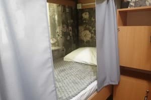 Хостел De Maris. Место в женском 6-местном номере  3