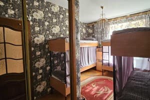 Хостел De Maris. Место в женском 6-местном номере  4