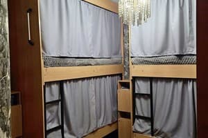 Хостел De Maris. Место в женском 6-местном номере  7