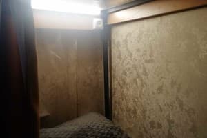 Хостел De Maris. Место в общем 10-местном номере  1