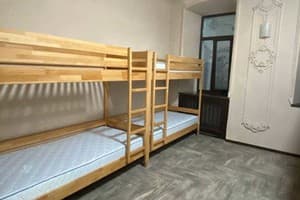 Хостел Gar’is hostel Maidan. Место в общем 8-местном номере  1