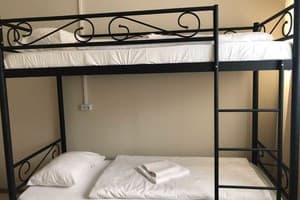 Хостел ГотельОК Видубичі. Место в женском 4-местном номере  3