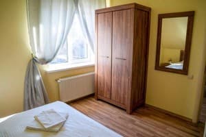 Апарт-отель Guest house Kiev forest. Апартаменты трехместный с 2-мя спальнями 4