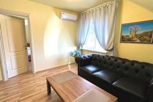 Апарт-отель Guest house Kiev forest. Апартаменты трехместный с 2-мя спальнями 1