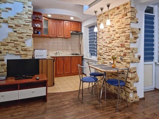 Квартира Home-Hotel на левом берегу ул. Митрополита Андрея Шептицкого, 1-а