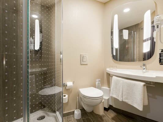 Ibis Kyiv Railway Station 8