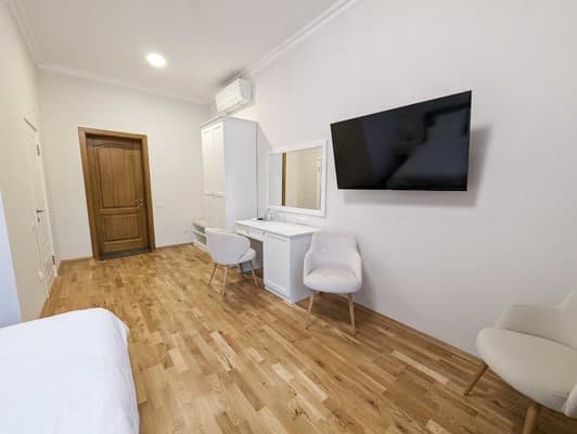 Kyiv Honchara Hotel 4