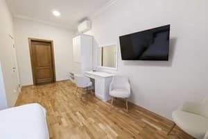 Мини-отель Kyiv Honchara Hotel. Стандарт двухместный 303, 307, 308 4