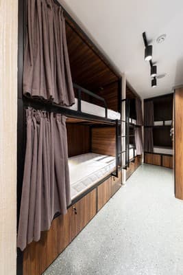 MISTO capsule hotel 8