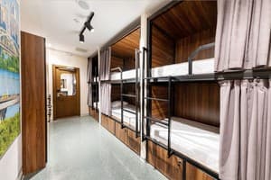Хостел MISTO capsule hotel. Место в женском 6-местном номере  2