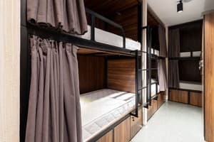 Хостел MISTO capsule hotel. Место в общем 6-местном номере  4