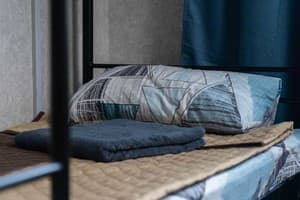 Хостел єЖилье Щекавица. Место в мужском 6-местном номере  4