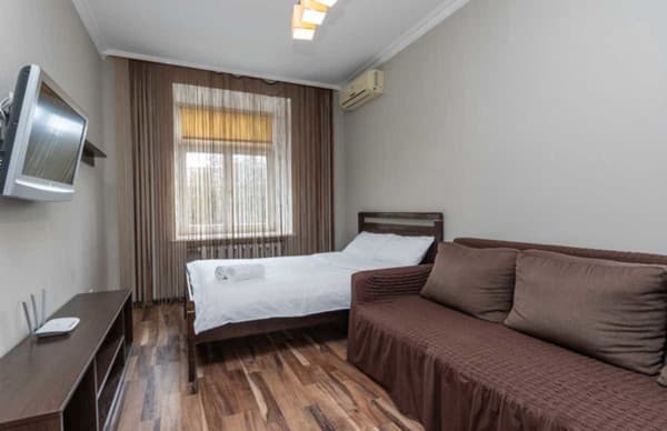 на ул. Коновальца 7/9 3