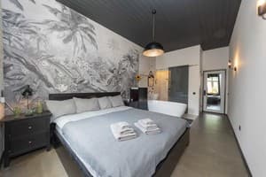 Апарт-отель on Zoloti vorota. Люкс двухместный  4