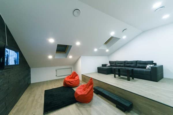 в центре города, по ул. Михайловская 16 13