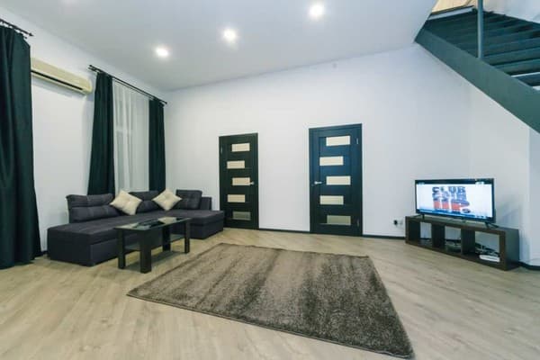 в центре города, по ул. Михайловская 16 10