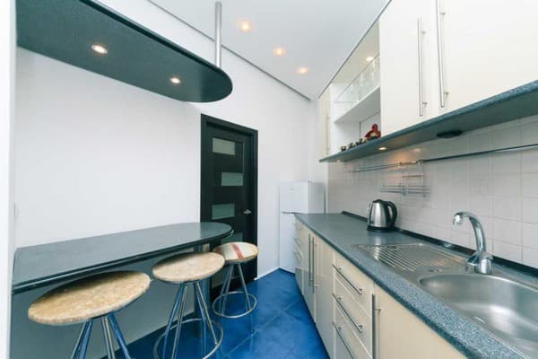 в центре города, по ул. Михайловская 16 17